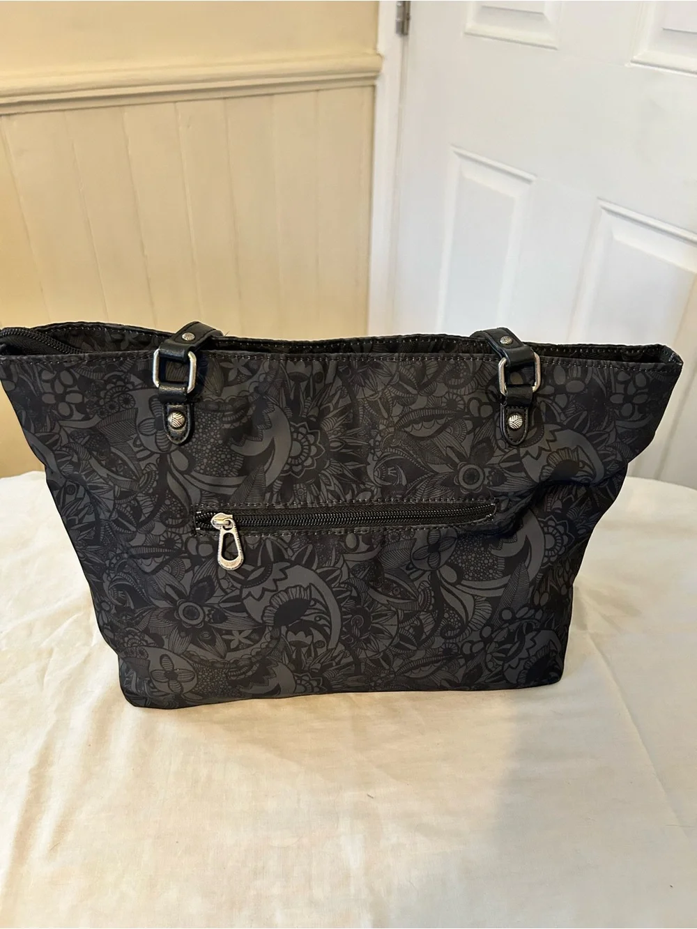 Sakroots Eco-Twill Metro Tote In Black Spirit Desert Monochrome Print
